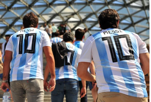 Hinchas camiseta argentina
